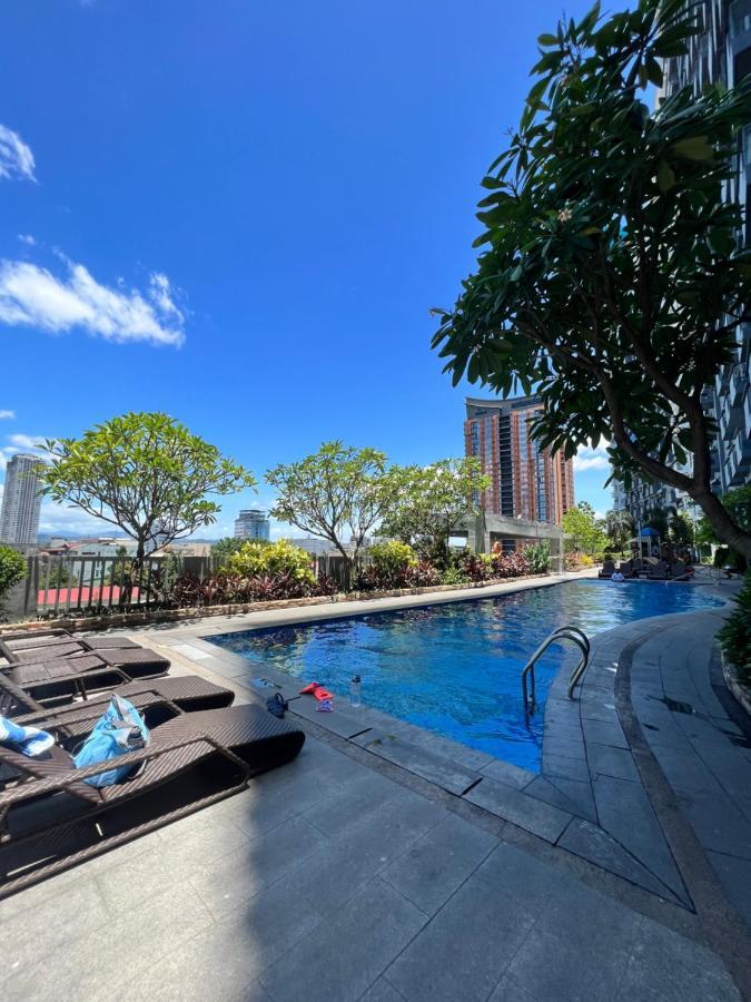 Aparthotel Manhattan Heights Tower D Manila Exterior foto